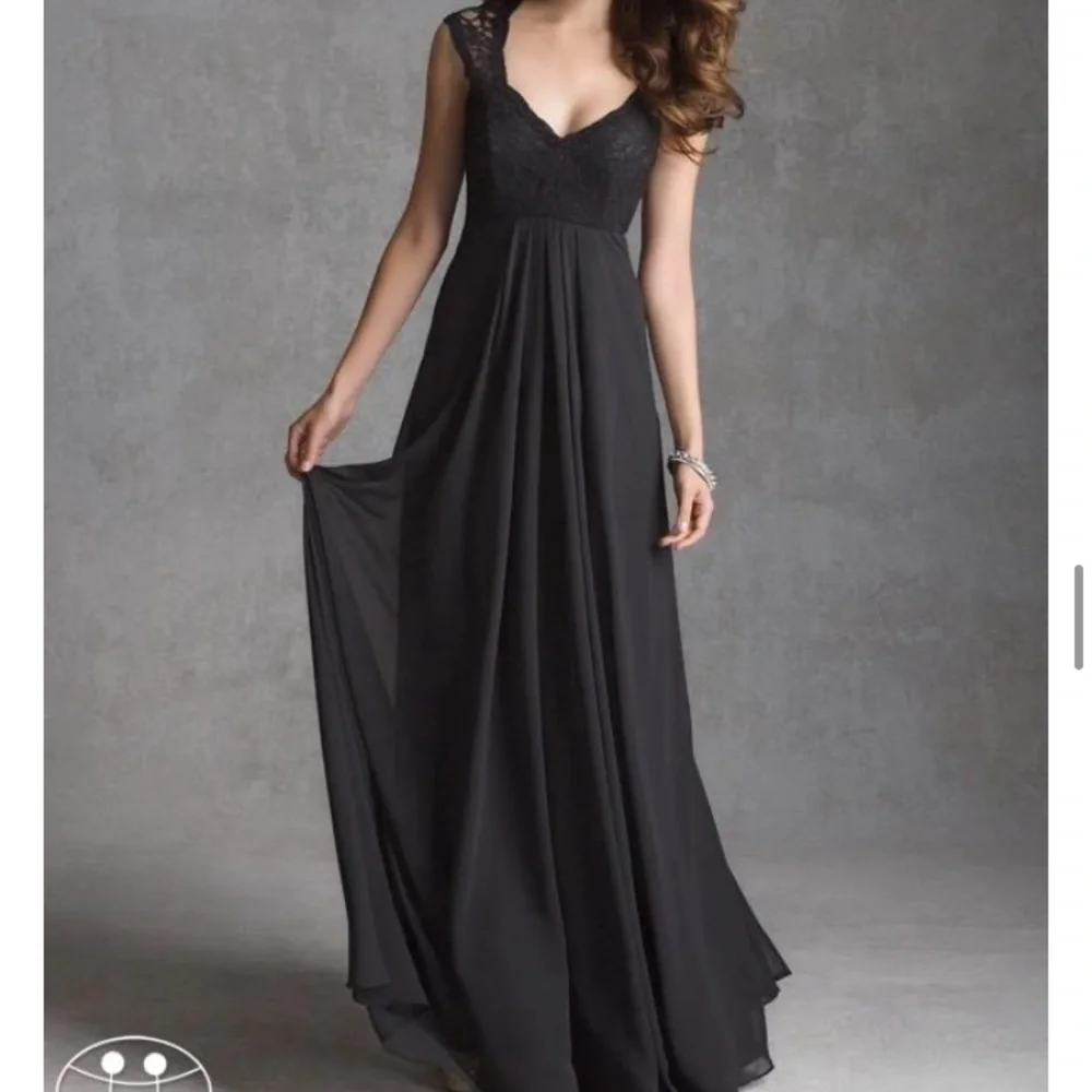 Mori Lee Blush 693 bridesmaid long dress with buttons, lace and cap sleeve XS - Picture 7 of 7